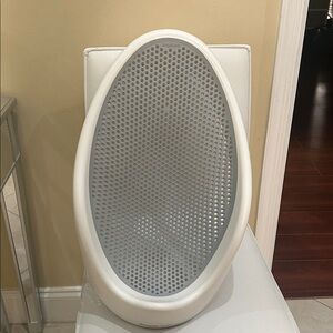 White and Gray AngelCare baby bath